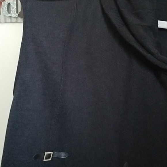 EUC rare black tunic style that hits top of waist - Picture 7 of 8